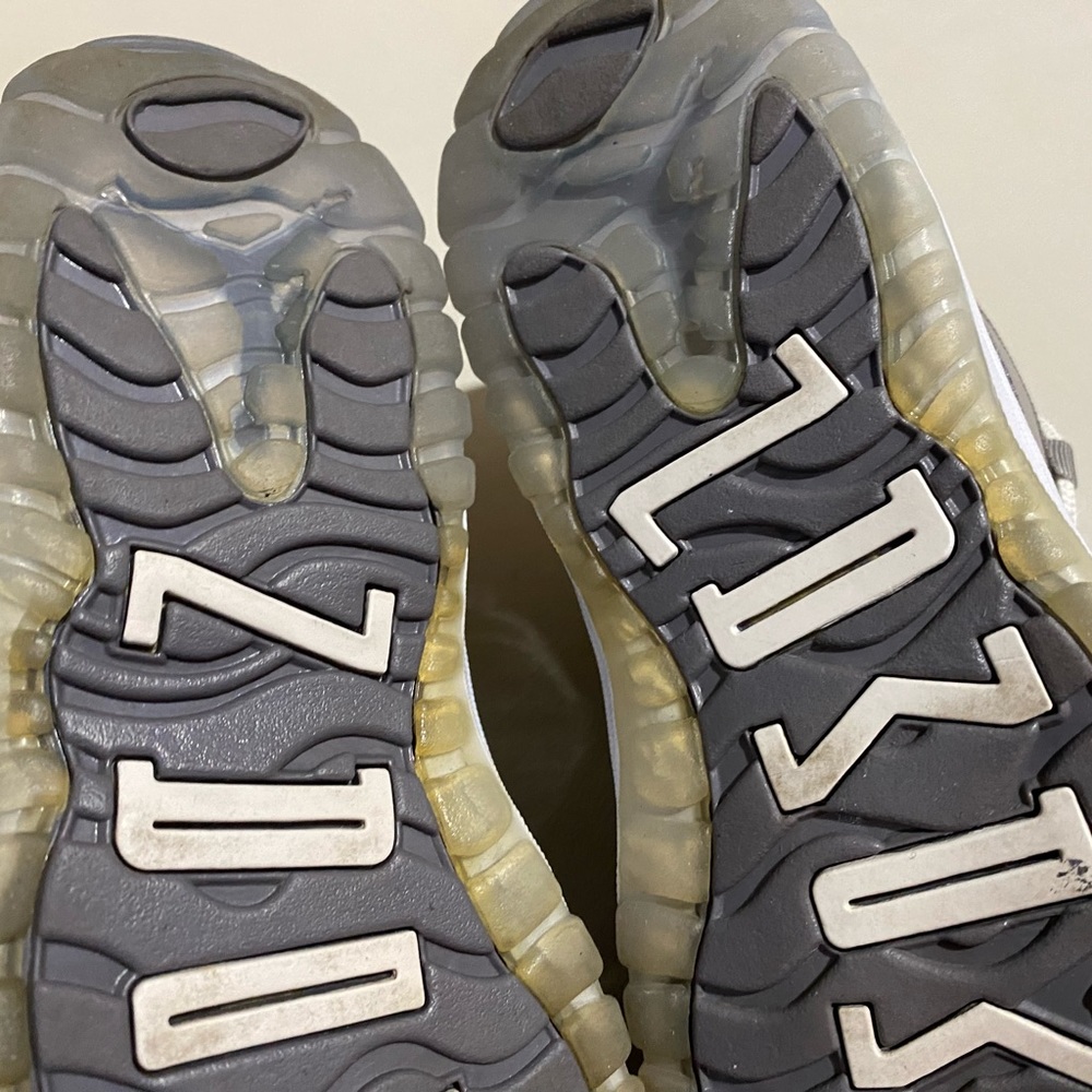 Air Jordan 11 Retro Low Cool Grey Sz 3Y 505835 003 Sneakers - Picture 10 of 16